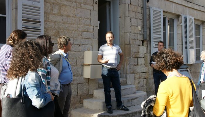 CBD2017-Visite Dole-005 Public et privé engagés : visites de rénovationsperformantes en centre urbain, à Dole (39)
